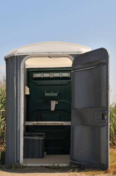 Best Porta potty delivery and setup  in White Hall, IL
